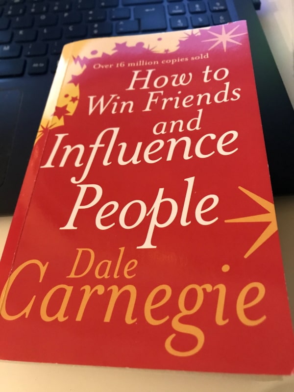 como fazer amigos e influenciar pessoas